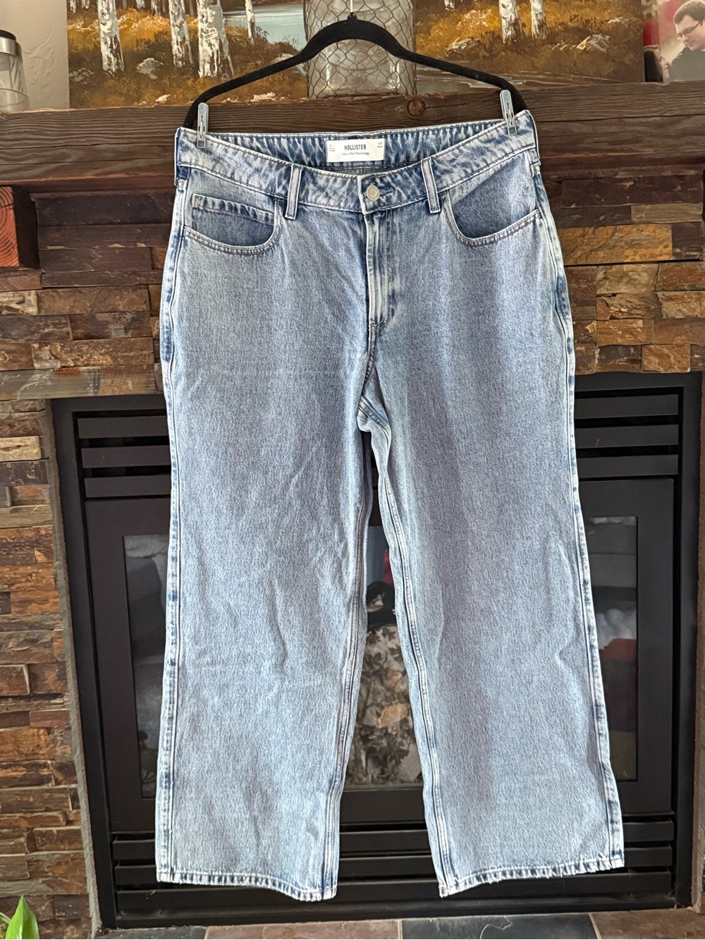 Hollister Women’s Light Denim Baggy Jeans